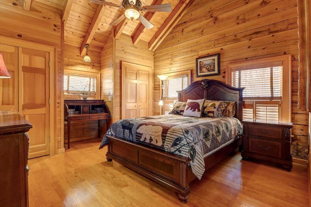 Blue Ridge Bliss- Spacious Cabin, Pets, Hot Tub! Exterior photo
