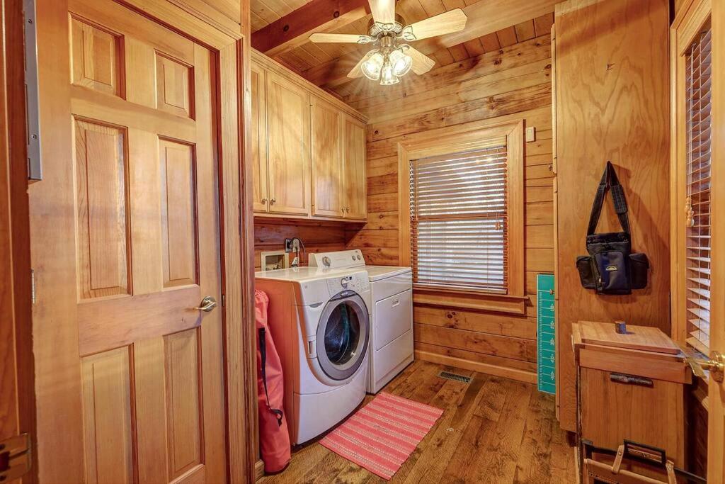 Blue Ridge Bliss- Spacious Cabin, Pets, Hot Tub! Exterior photo