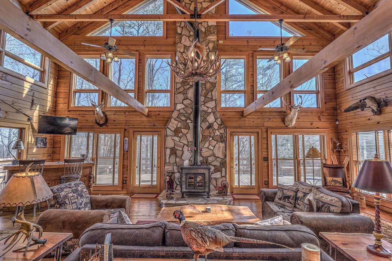 Blue Ridge Bliss- Spacious Cabin, Pets, Hot Tub! Exterior photo