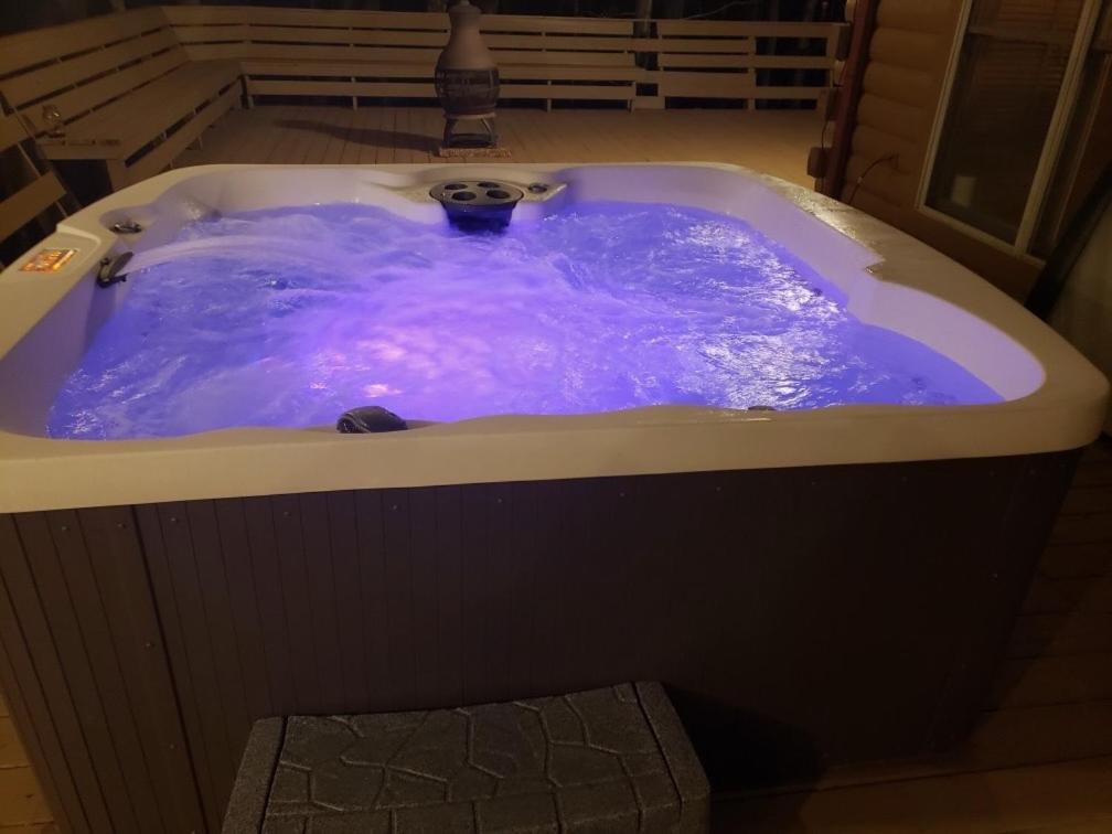 Blue Ridge Bliss- Spacious Cabin, Pets, Hot Tub! Exterior photo