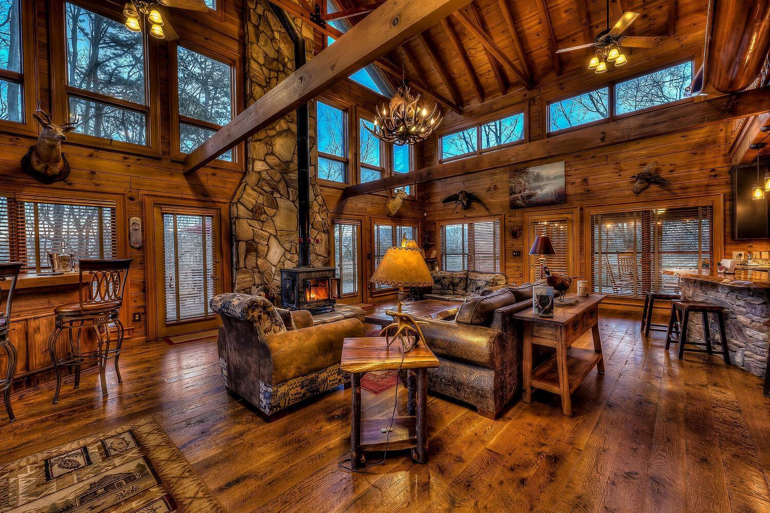 Blue Ridge Bliss- Spacious Cabin, Pets, Hot Tub! Exterior photo